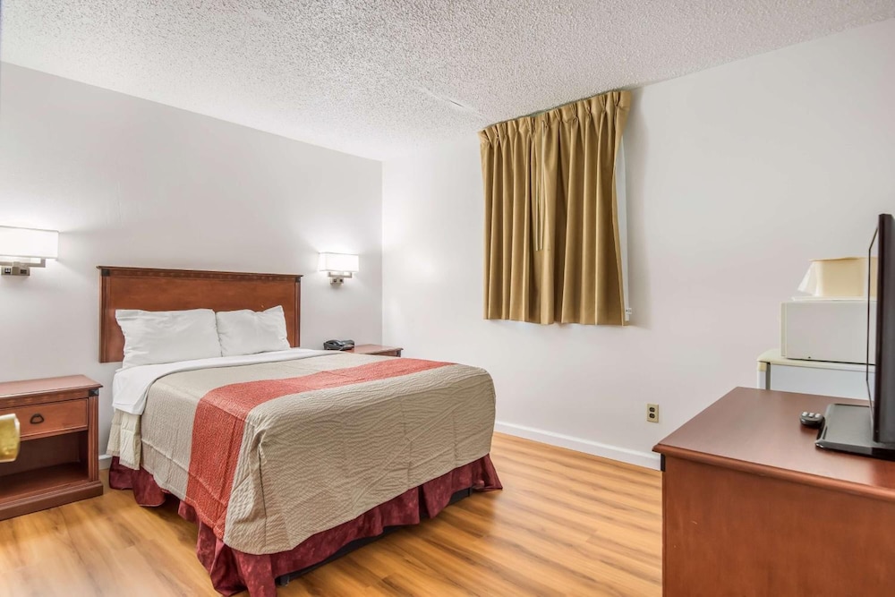Northway Inn Queensbury Lake George - photo 16