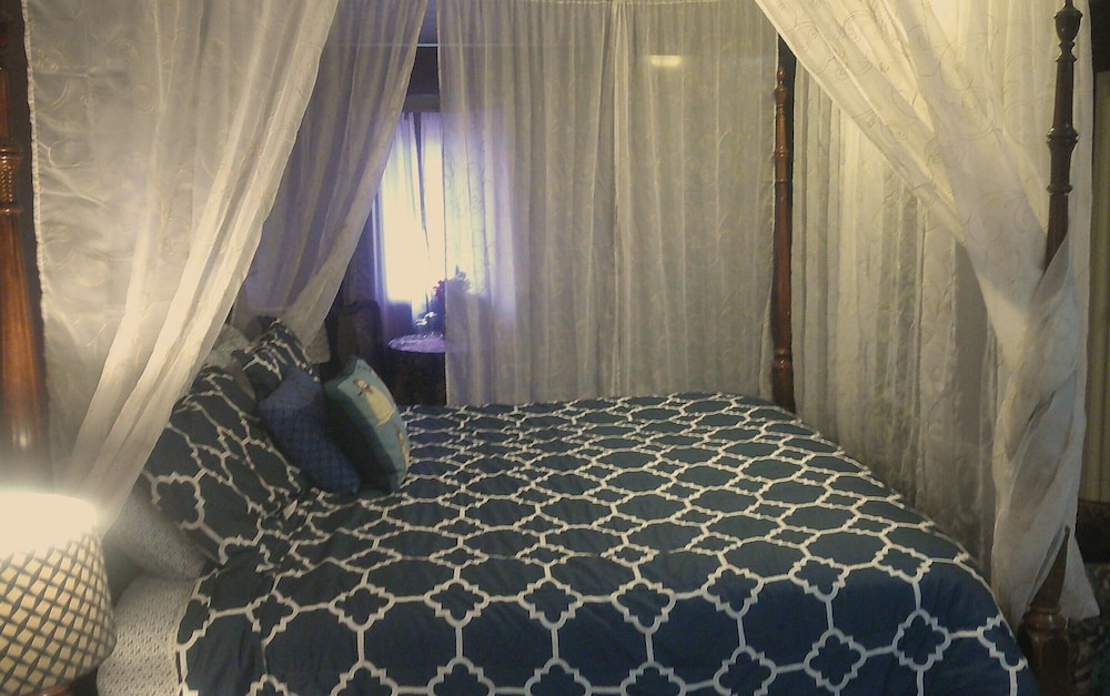 Lil Black Bear Inn - photo 33