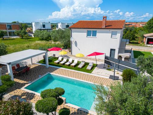 Holiday house Tiffany — 4-Star Luxury Hotel in Galizana, Croatia