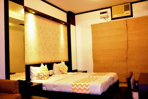 Fabhotel First Star Golf Course Road