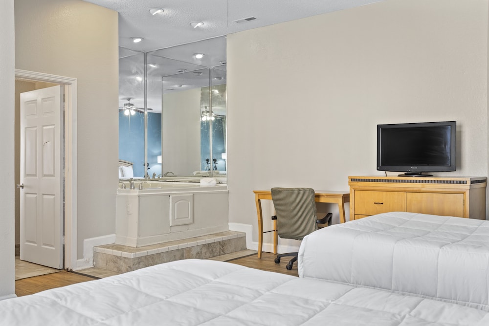 Ocean Crest Inn and Suites - photo 30