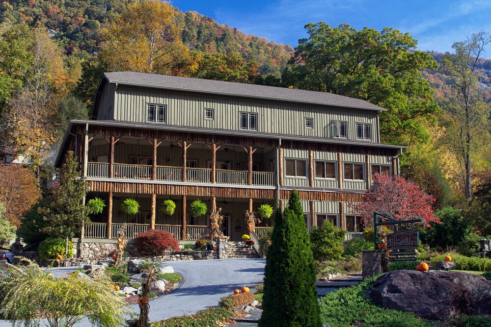 The Esmeralda Inn at Lake Lure in Lake Lure, United States