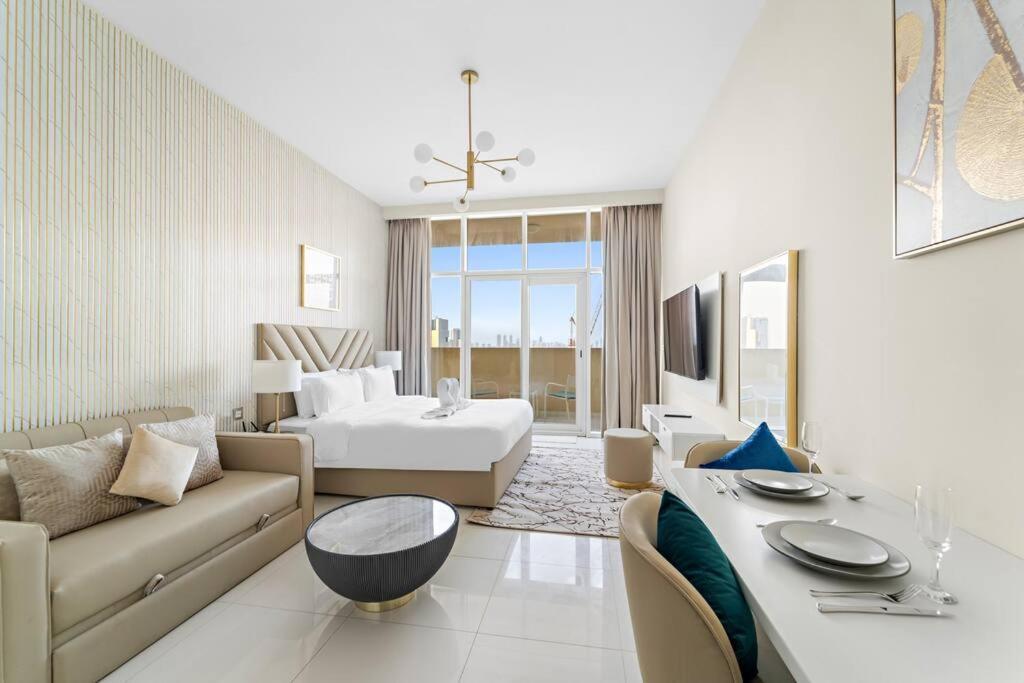 First Class Studio Luxe Cozy Living — 4-Star Luxury Hotel in Dubai, United Arab Emirates