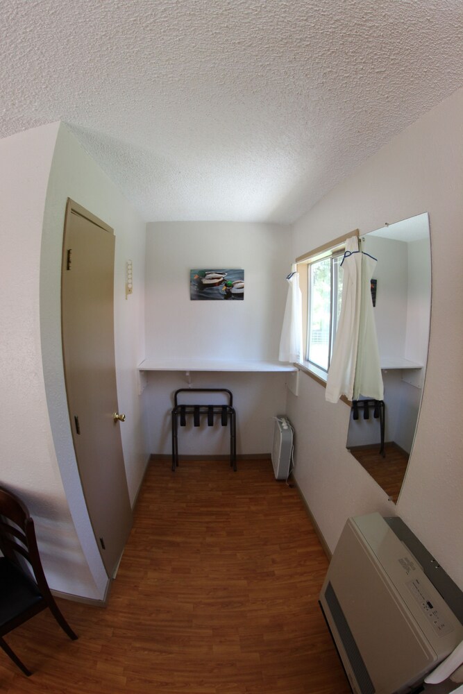 Crater Lake Resort - photo 34