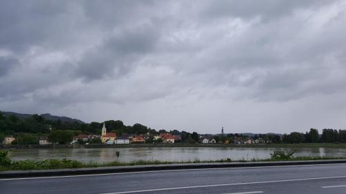 Asia wok gasthof — hotel in Ybbs An Der Donau
