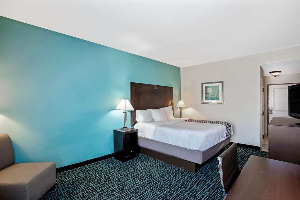 La Quinta Inn & Suites by Wyndham PCB Pier Park area - photo 18