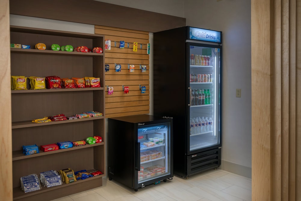 Holiday Inn Express & Suites Lawrence by IHG - photo 22
