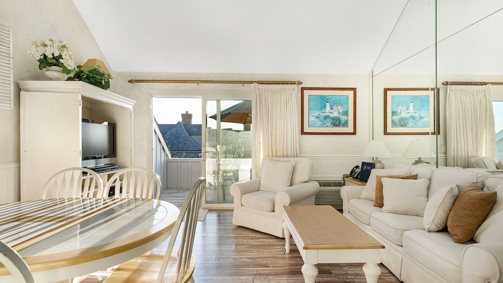 Windward Shores Ocean Resort - photo 6