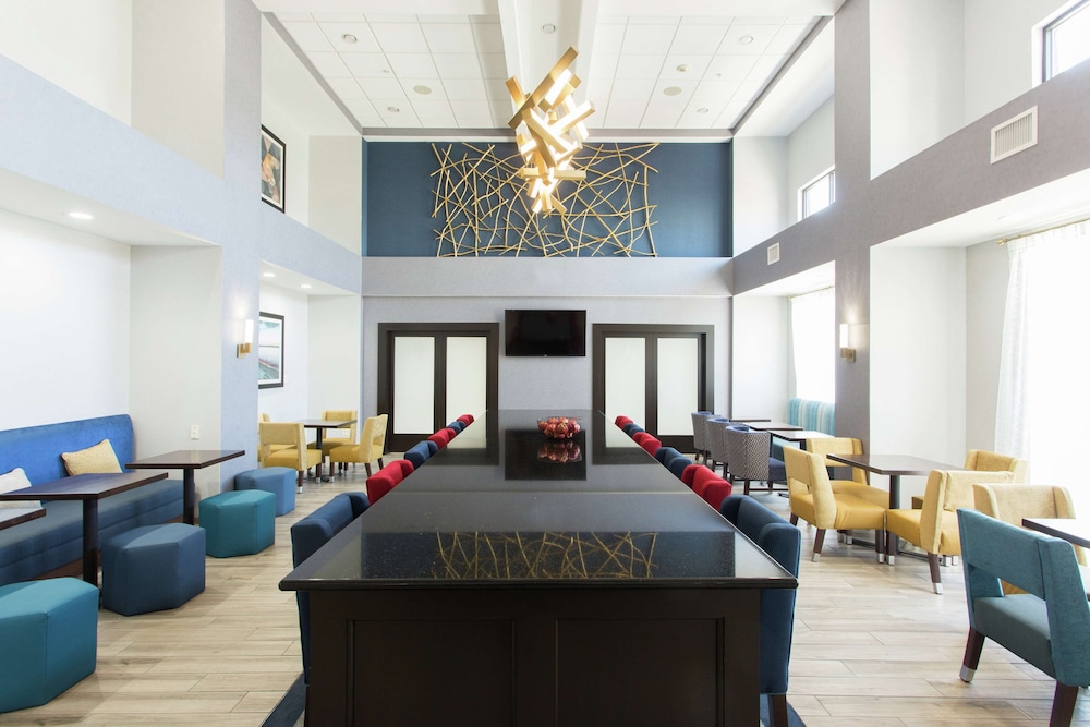 Hampton Inn & Suites Ankeny - photo 33