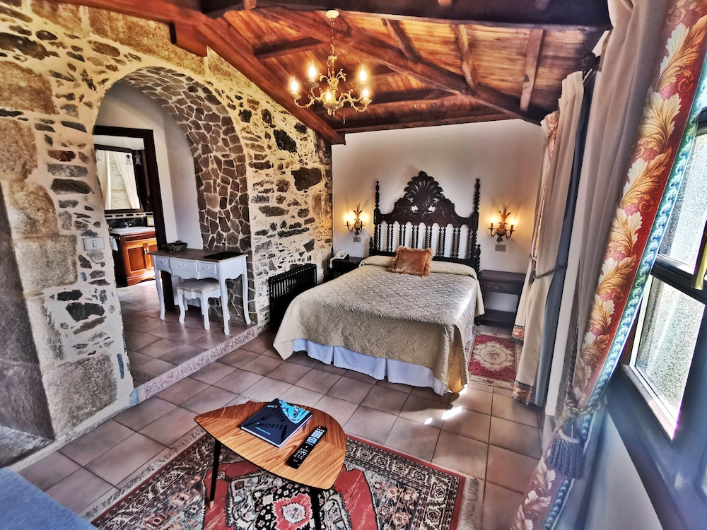 Pazo do Souto — 4-Star Luxury Hotel in Carballo, Spain