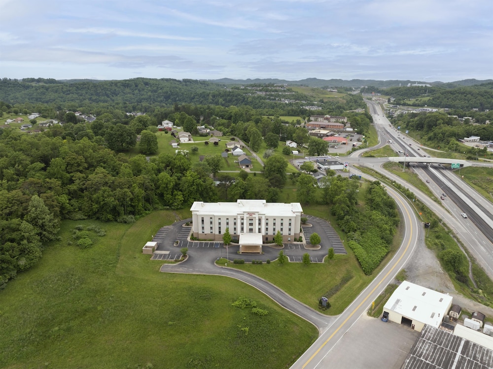 Hampton Inn Fairmont - photo 32