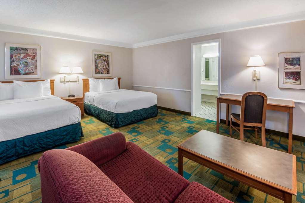 La Quinta Inn By Wyndham IH 10 West San Antonio TX - photo 21