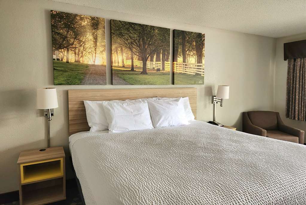 Days Inn by Wyndham Monroe LA - photo 38