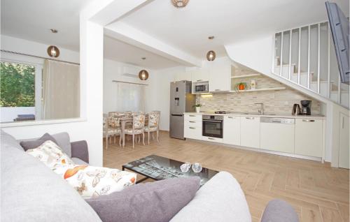 Three Bedroom Holiday Home In Drvenik — 4-Star Luxury Hotel in Veliki Drvenik, Croatia