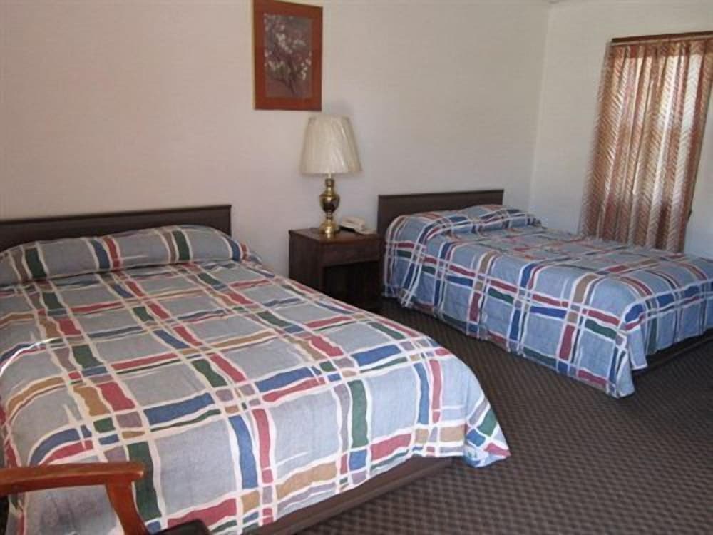 Cadet Motel — Cornwall — photo 5