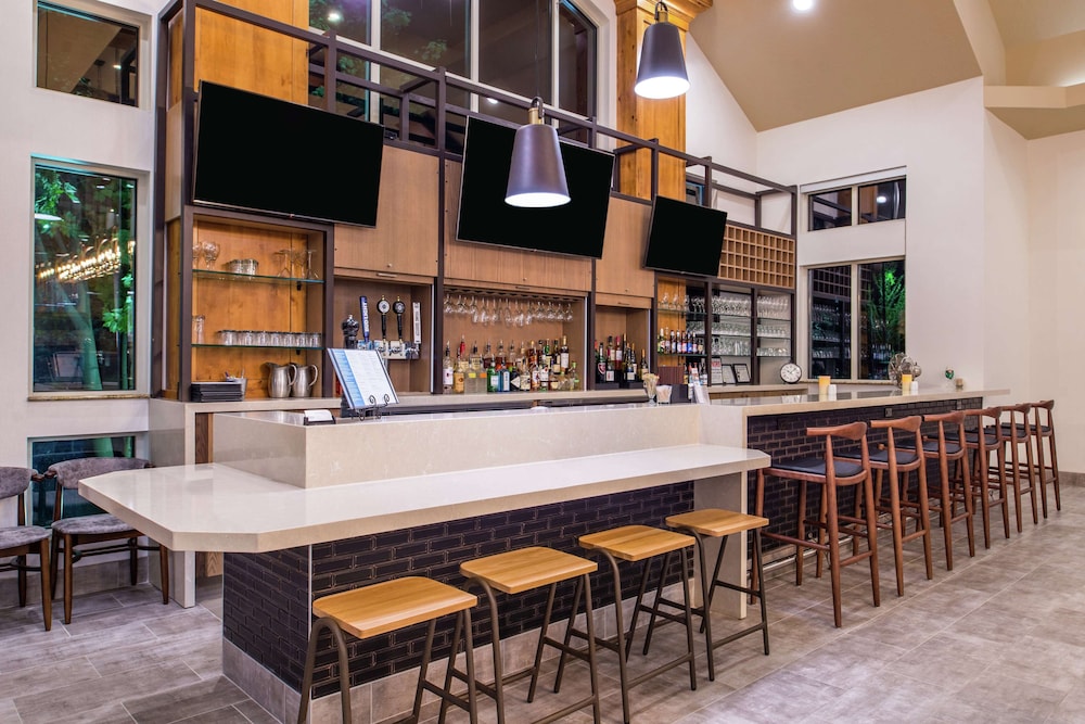 Hilton Garden Inn Bend - photo 77