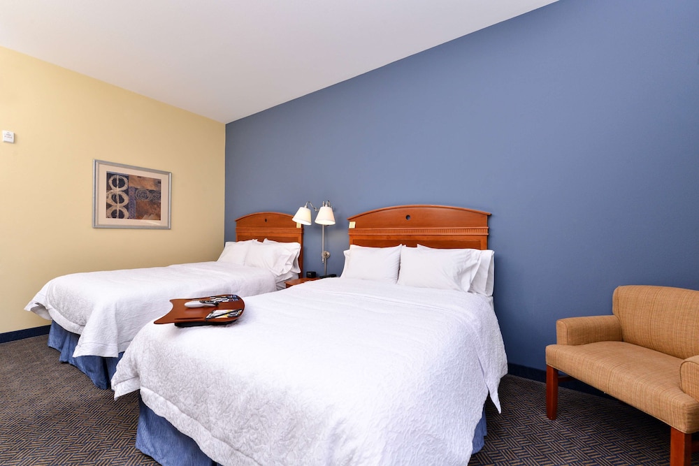 Hampton Inn Evanston - photo 13