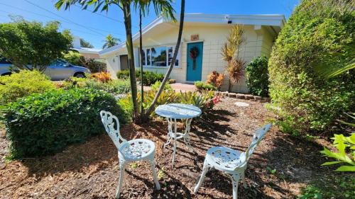 The Butterfly Cottage Certified Butterfly Sanctuary Ocean View Hot Tub Authentic Keys Charm — 4-Star Luxury Hotel in Marathon, United States