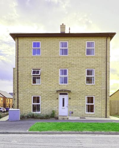 4 Hills Properties Everest in Leeds, United Kingdom