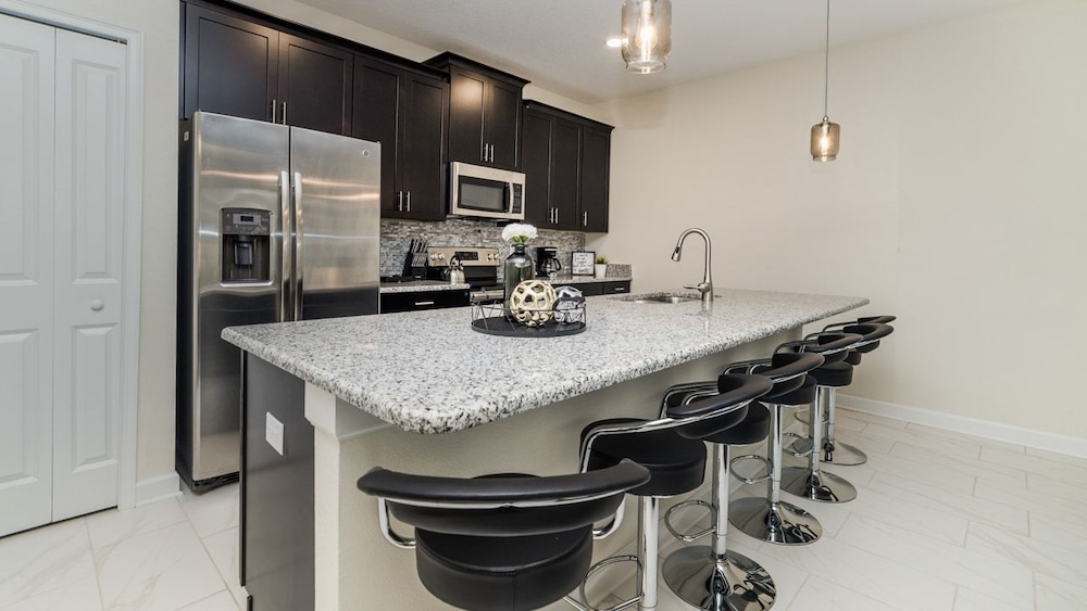 Grhdog9055 Champions Gate Resort 4 Bed 3 Baths Townhouse - photo 19