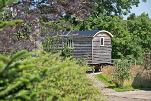 The Parlour for Alton Towers & the Peak District in Uttoxeter, United Kingdom