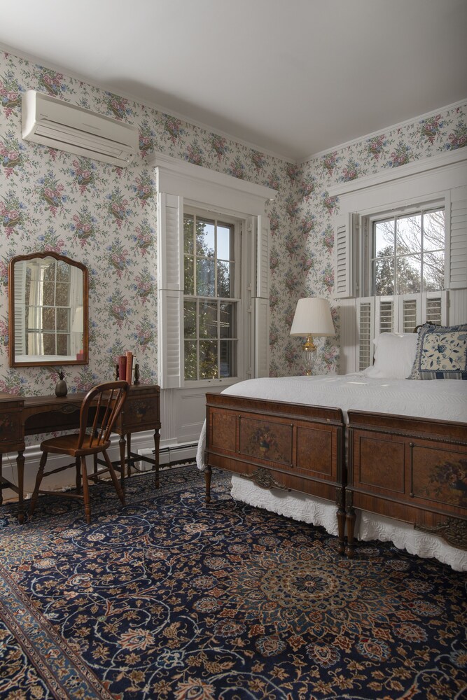 Liberty Hill Inn - photo 15