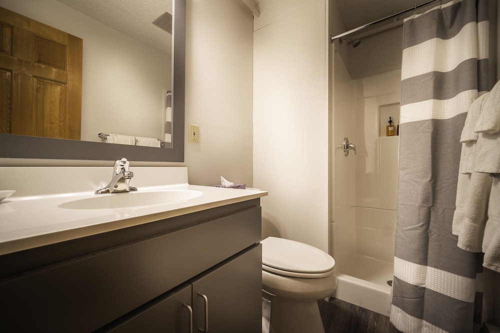 Sun & Ski Inn And Suites - photo 40