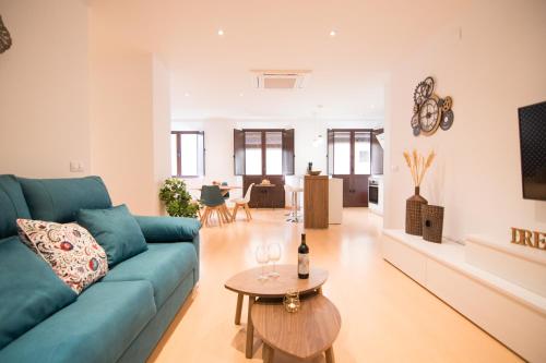tuGuest Alhondiga Apartment — 4-Star Luxury Hotel in Granada, Spain