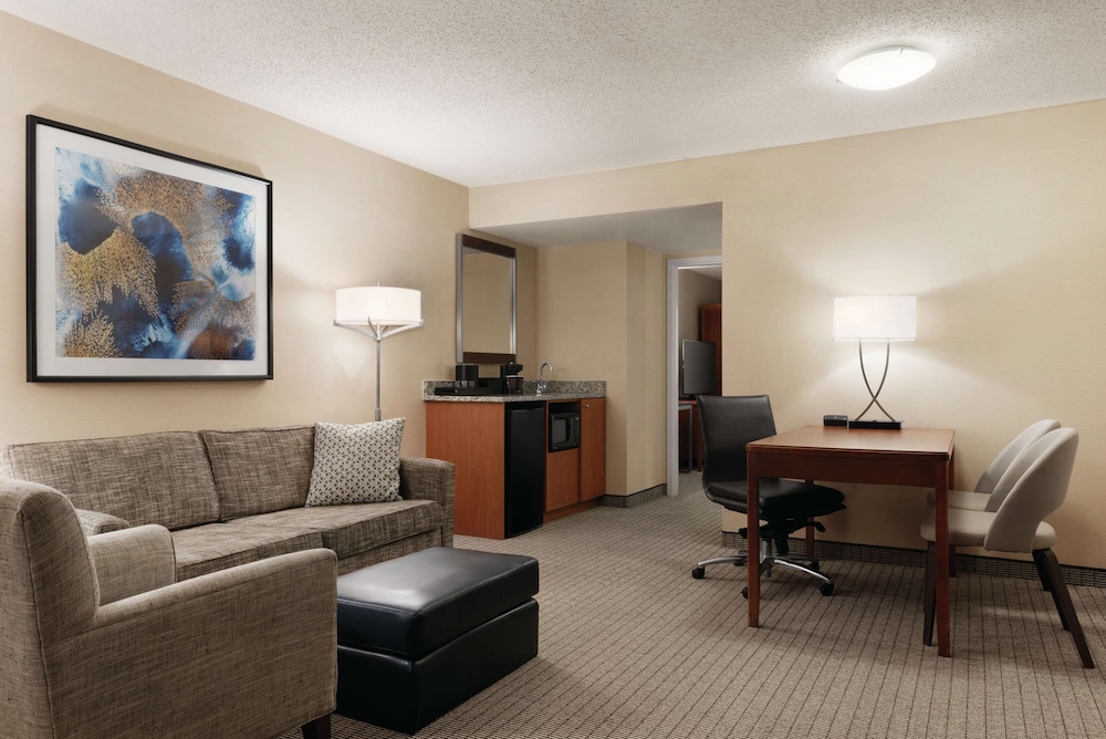 Embassy Suites by Hilton Cincinnati RiverCenter - photo 18