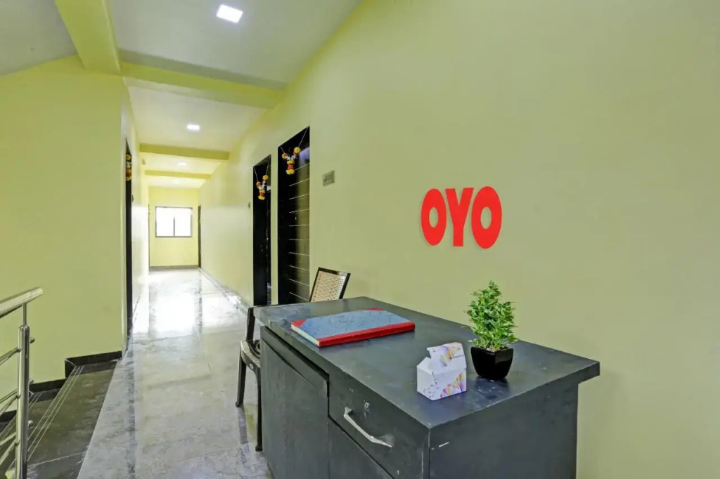 OYO 700169 Om Sai Ram Residency