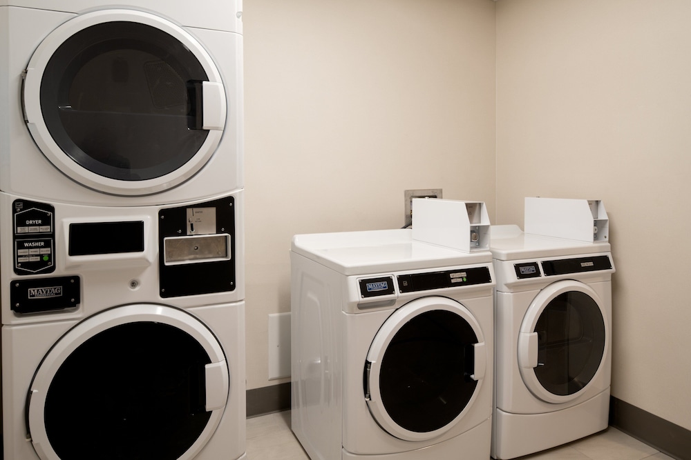 Holiday Inn Express and Suites Hollister by IHG - photo 35