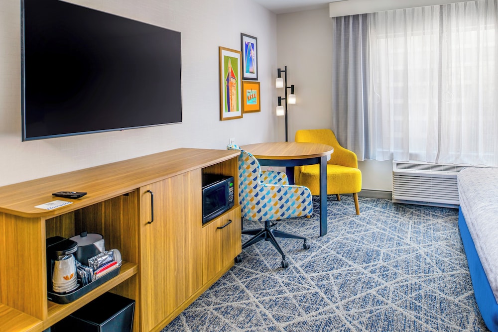 Hampton Inn by Hilton St. Louis Airport - photo 6
