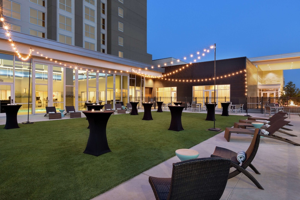 Embassy Suites by Hilton Denton Convention Center - photo 44