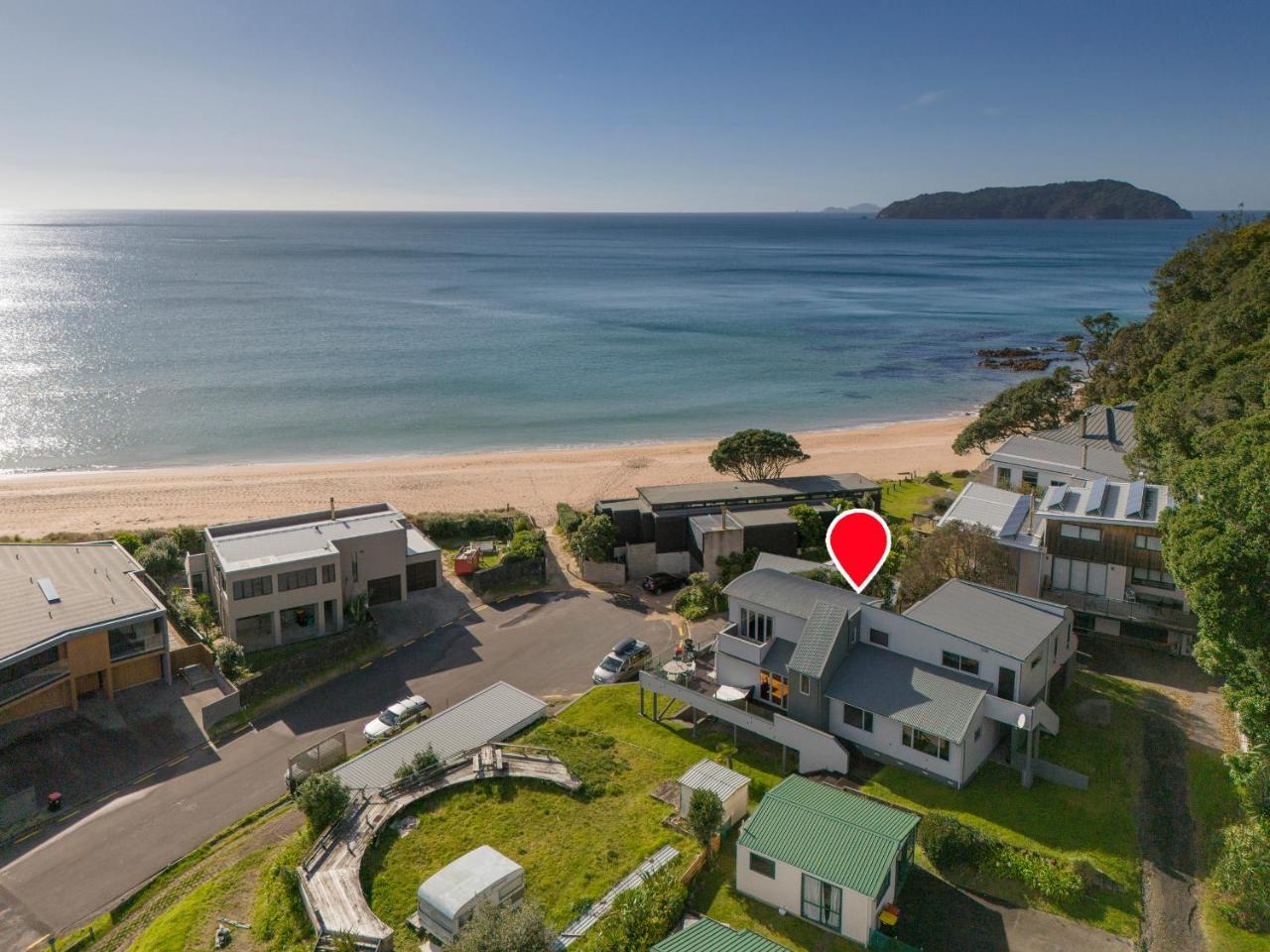 Ocean View Beach Beauty Tairua Holiday Home — 4-Star Luxury Hotel in Tairua, New Zealand