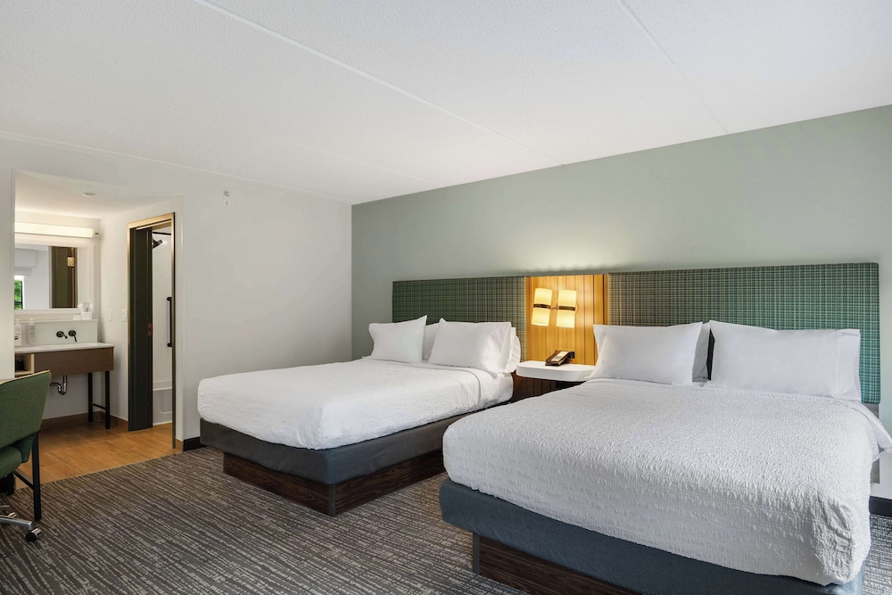 Hampton Inn & Suites Lake George - photo 20