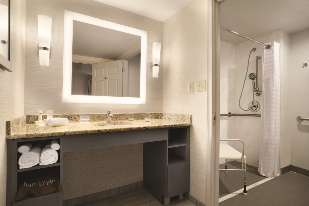 Homewood Suites by Hilton Williamsburg - photo 32