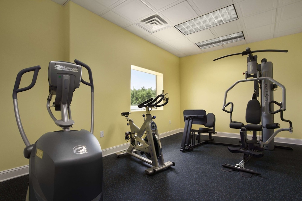 Days Inn by Wyndham Fultondale - photo 14