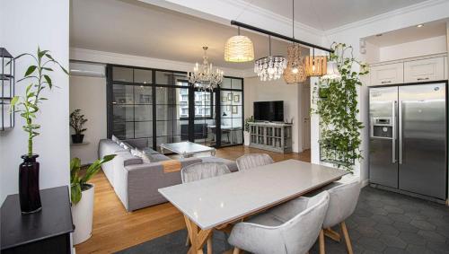 Superior 2BR Apartment In Vake By Wehost — 4-Star Luxury Hotel in Tbilisi, Georgia