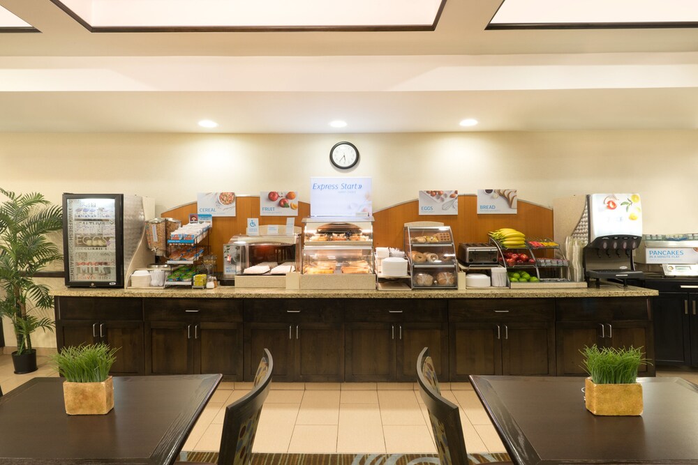 Holiday Inn Express Hotel & Suites Richfield by IHG - photo 35