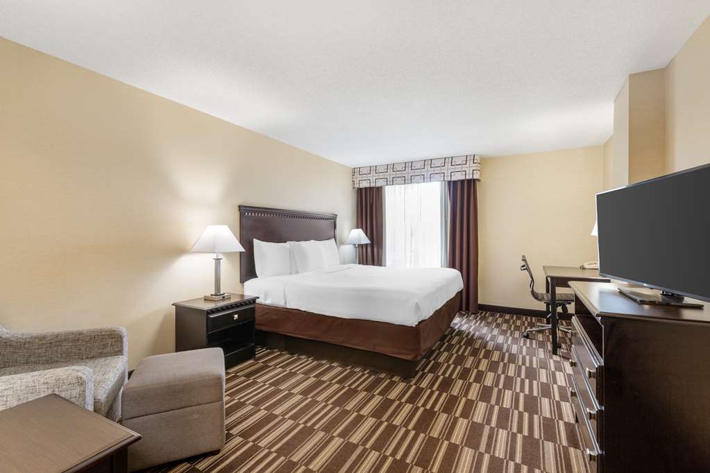 Best Western Plus Victor Inn & Suites - photo 15