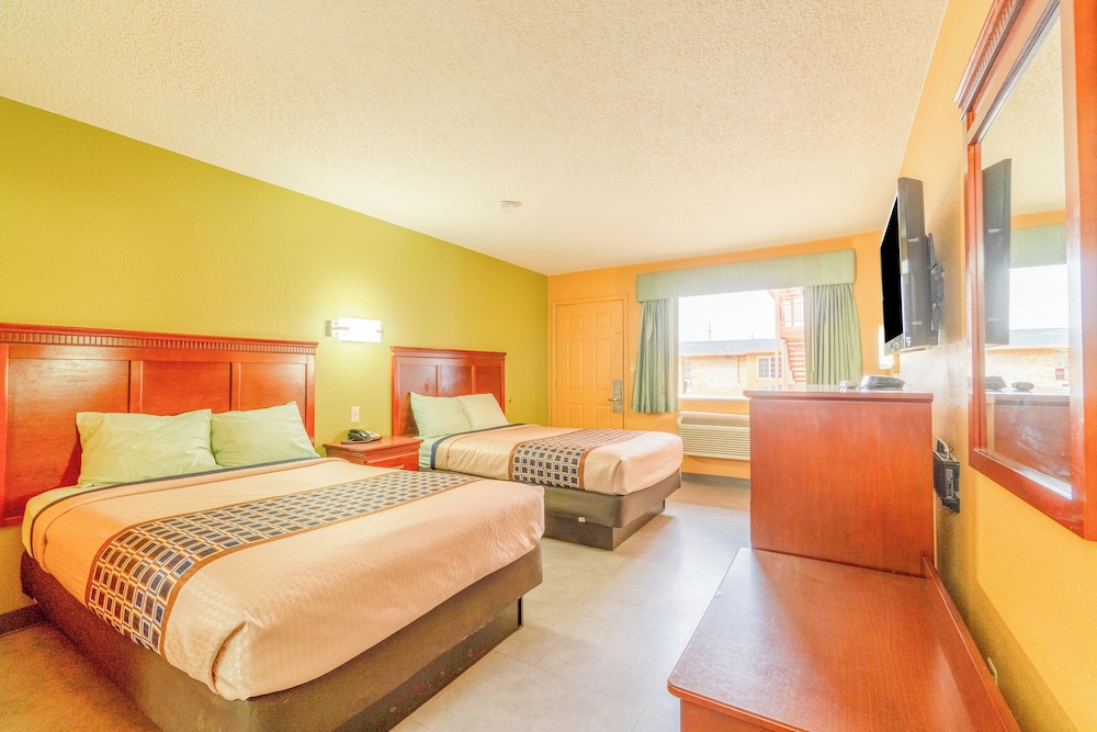Crown Inn By Oyo Denver Tx - photo 23