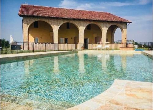 Villetta verde Smeraldo fronte piscina — 4-Star Luxury Hotel in Vignale Monferrato, Italy