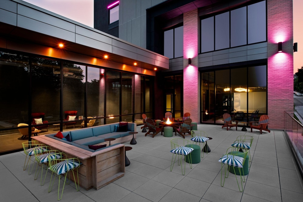 Aloft Kansas City Country Club Plaza - photo 33