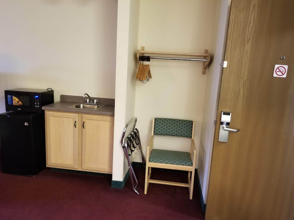 Bilmar Inn & Suites Dell Rapids Near Sioux Falls - photo 45