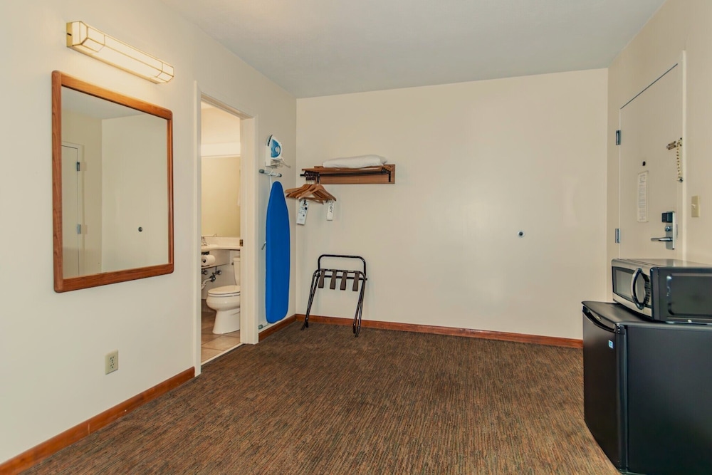 Americas Best Value Inn Austinburg - photo 14