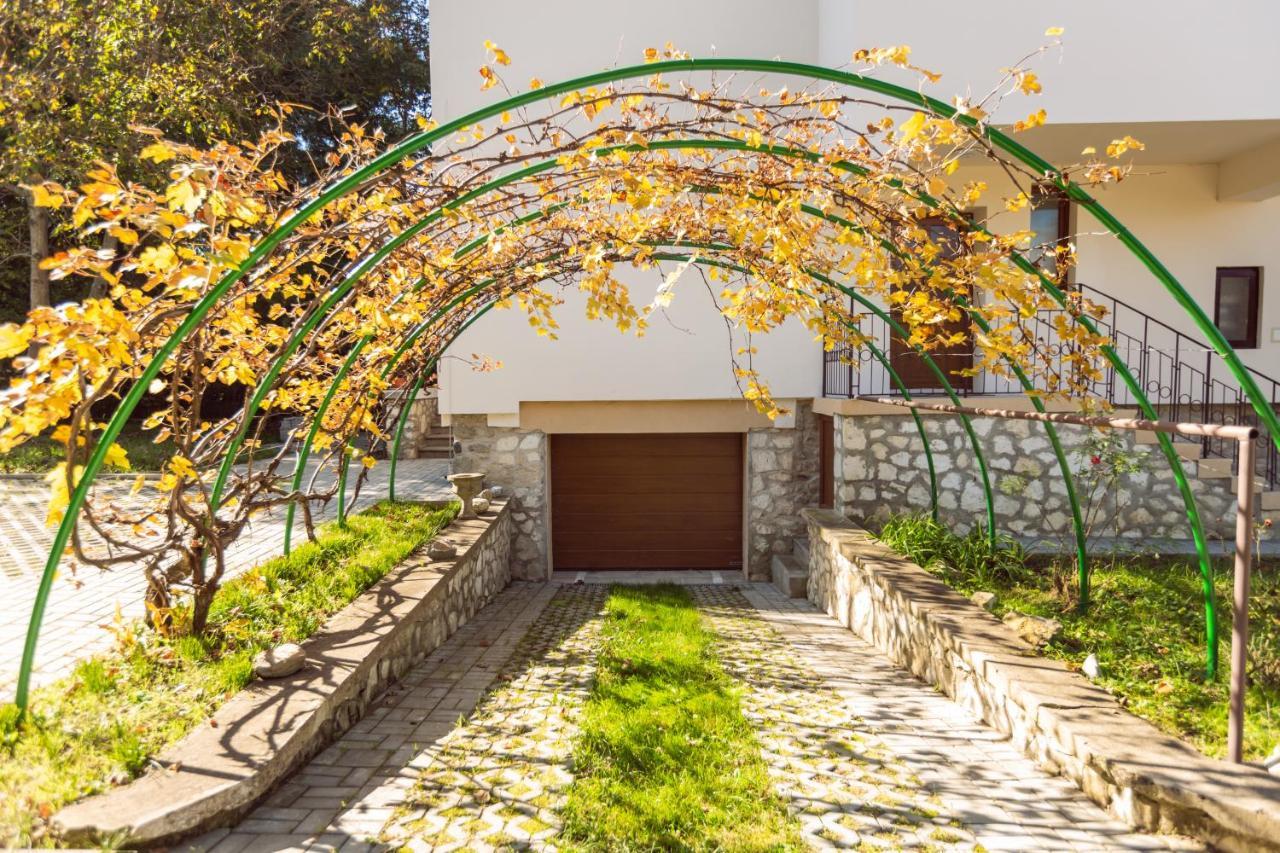 Casa Panorama — 4-Star Luxury Hotel in Cisnadie, Romania