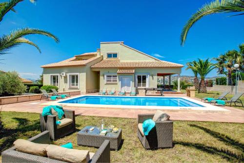 0339 Villa Fresno — 4-Star Luxury Hotel in Javea, Spain