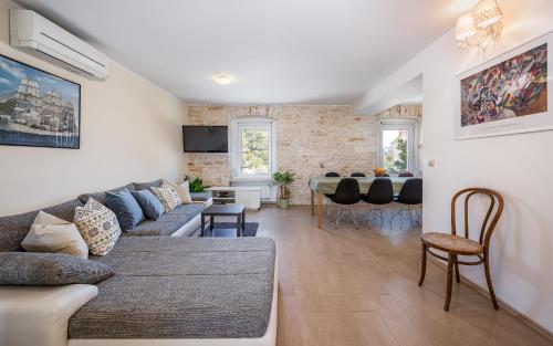 Apartment Lungomare — 4-Star Luxury Hotel in Pula, Croatia