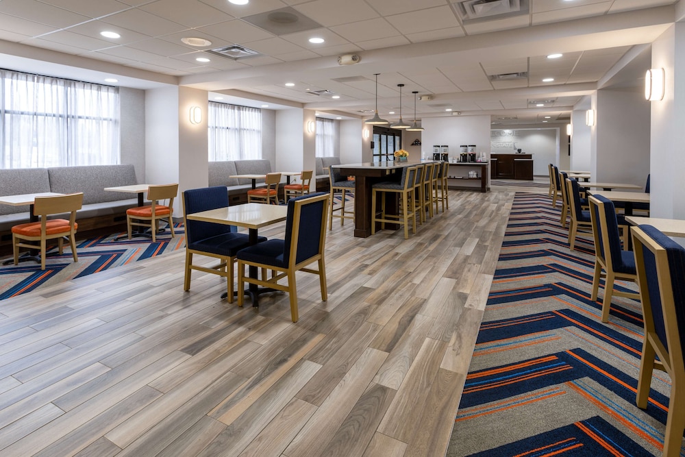 Hampton Inn Milford - photo 49