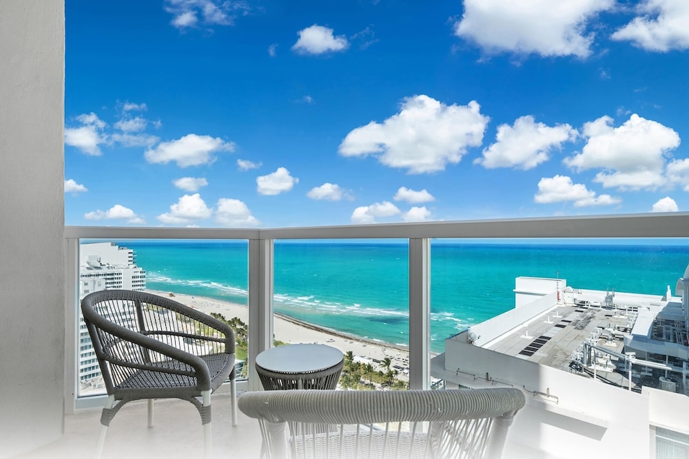 Fontainebleau Miami Beach Private Luxury Suites - photo 443